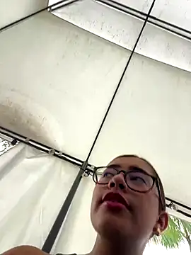 sara calderon online show from 22, 10, 2025