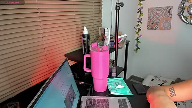 Kimberly-Graham 01 online show from 4, 10, 2025
