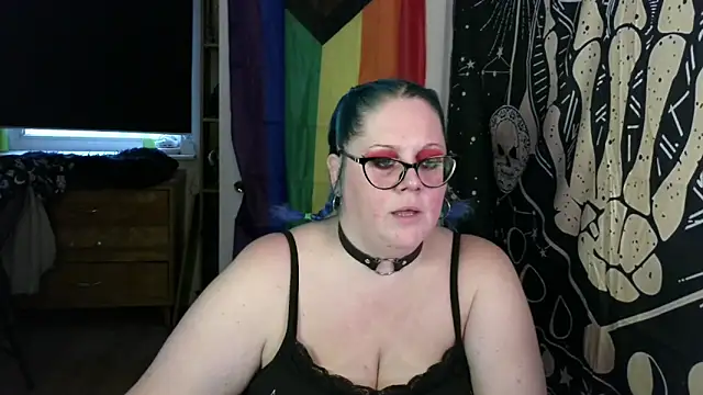 Snapshot of Kinky_Witch chatting on 10, 10, 2025 Kinky Witch online show from 10, 10, 2025