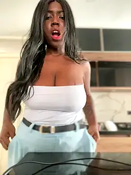 Alexia 24 online show from 4, 11, 2025