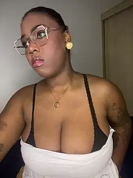 Snapshot of Alexia_24 chatting on 25, 5, 2026 Alexia 24 online show from 25, 5, 2026