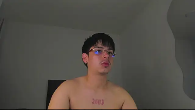 Snapshot of Maximo_Miller chatting on 26, 10, 2025 Maximo Miller online show from 26, 10, 2025