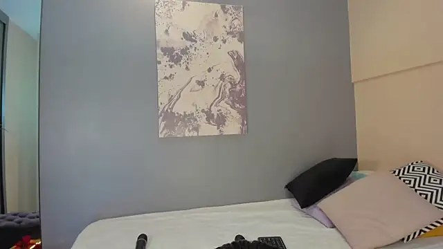 Hailey-Fox online show from 13, 11, 2025