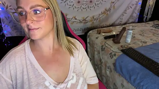 Snapshot of BossMomma0387 chatting on 25, 11, 2025 BossMomma0387 online show from 25, 11, 2025