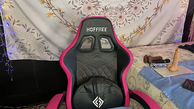 Snapshot of BossMomma0387 chatting on 14, 12, 2025 BossMomma0387 online show from 14, 12, 2025