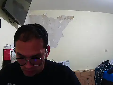 Snapshot of DOBLEWYOSK69G chatting on 21, 10, 2025 DOBLEWYOSK69G online show from 21, 10, 2025