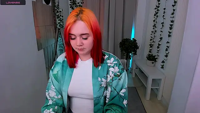 lunaalli online show from 10, 4, 2026