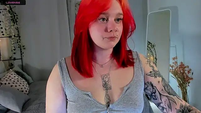 Snapshot of lunaalli chatting on 7, 5, 2026 lunaalli online show from 7, 5, 2026
