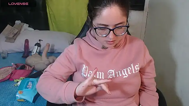 Snapshot of KrystalAdams chatting on 25, 4, 2026 KrystalAdams online show from 25, 4, 2026