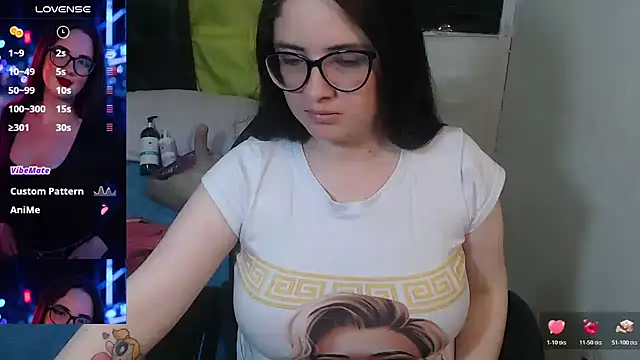 Snapshot of KrystalAdams chatting on 5, 5, 2026 KrystalAdams online show from 5, 5, 2026