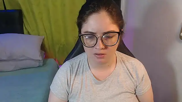 Snapshot of KrystalAdams chatting on 26, 5, 2026 KrystalAdams online show from 26, 5, 2026