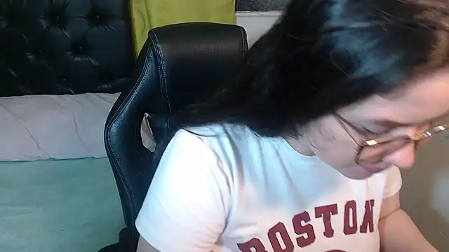 KrystalAdams online show from 22, 3, 2026