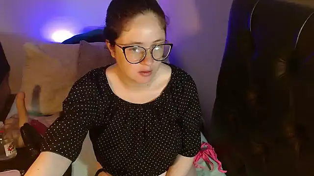KrystalAdams online show from 16, 9, 2025