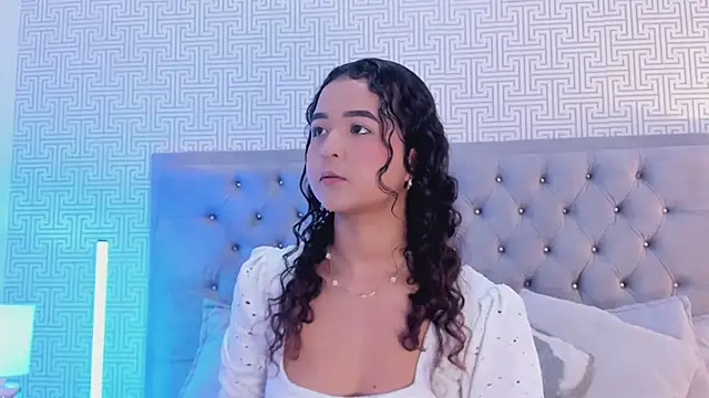 Evaa Lunna  online show from 8, 3, 2026