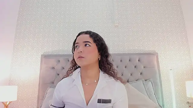 Evaa Lunna  online show from 18, 3, 2026