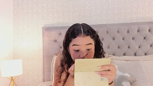 Evaa Lunna  online show from 20, 3, 2026