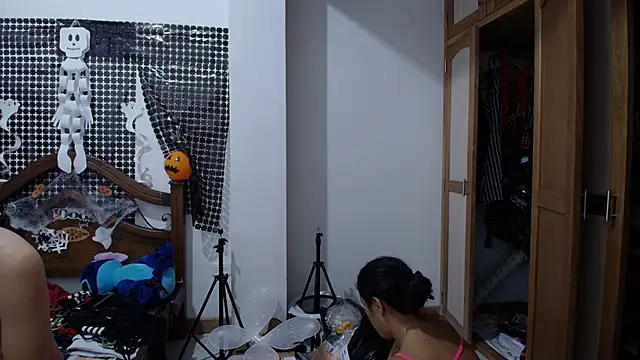 Aria Arthur online show from 2, 11, 2025