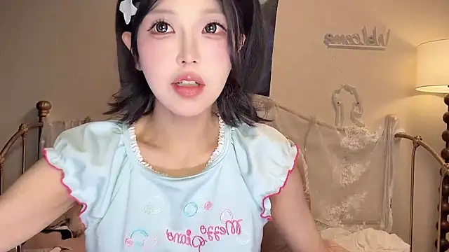 Snapshot of kiraa-0051 chatting on 12, 11, 2025 kiraa-0051 online show from 12, 11, 2025