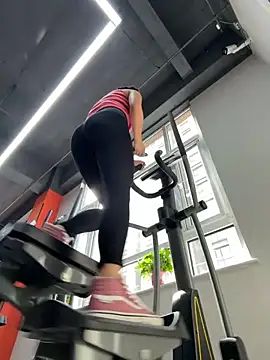 Ninazhang online show from 3, 3, 2026