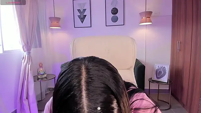 DANDARA THOM online show from 2, 11, 2025