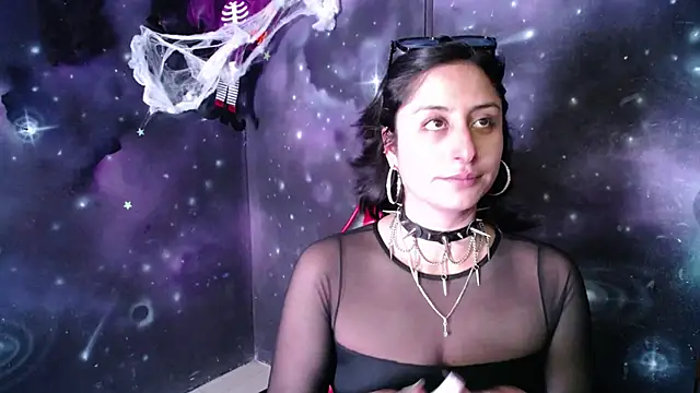 CristaldelLeon s online show from 1, 10, 2025