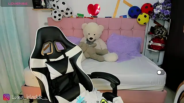 Luna blackk online show from 20, 7, 2026