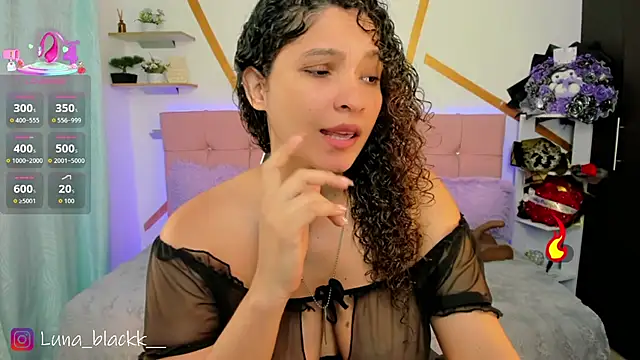 Luna blackk online show from 10, 4, 2026