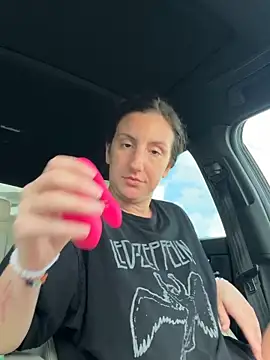 sweetsirenn online show from 7, 10, 2025