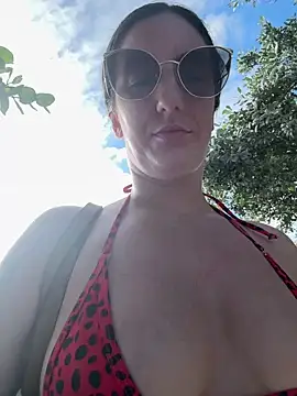 sweetsirenn online show from 3, 11, 2025