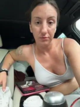 sweetsirenn online show from 6, 11, 2025