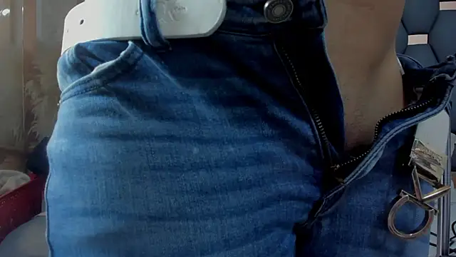 juliette pretty  online show from 15, 10, 2025