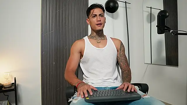 AxelVilla  online show from 3, 10, 2025