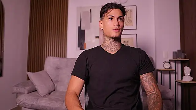 AxelVilla  online show from 1, 10, 2025