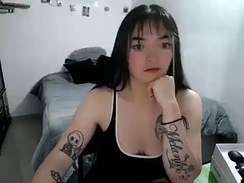 Snapshot of Came-II chatting on 17, 10, 2025 Came-II online show from 17, 10, 2025