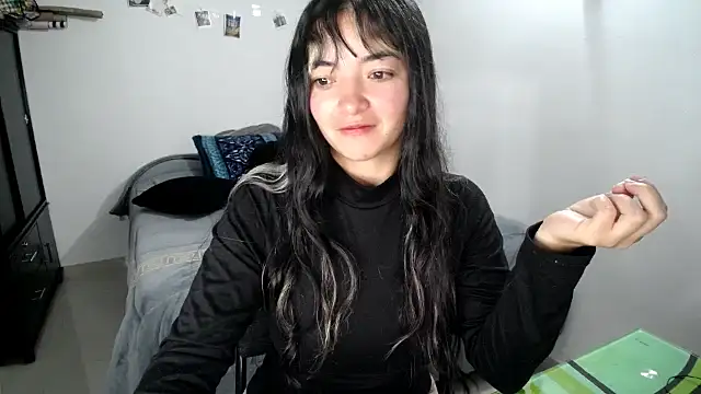 Snapshot of Came-II chatting on 23, 10, 2025 Came-II online show from 23, 10, 2025