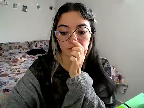 Snapshot of Came-II chatting on 18, 11, 2025 Came-II online show from 18, 11, 2025