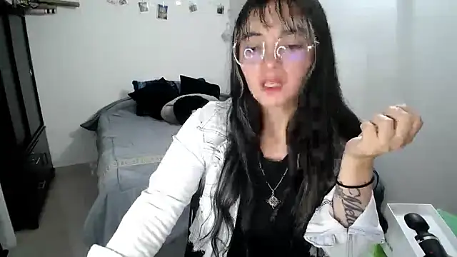 Snapshot of Came-II chatting on 15, 10, 2025 Came-II online show from 15, 10, 2025