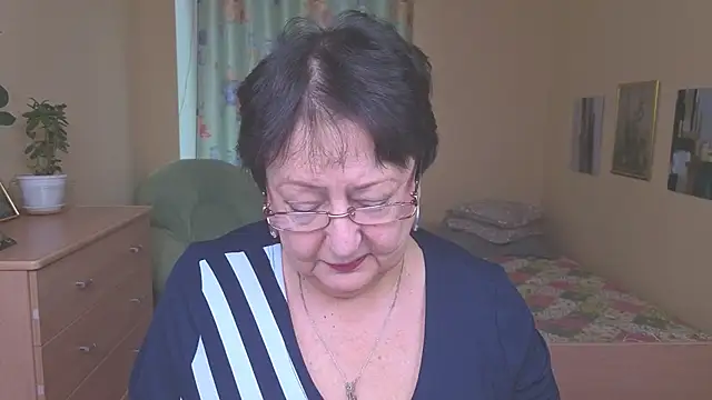 Margo Moll online show from 20, 12, 2025