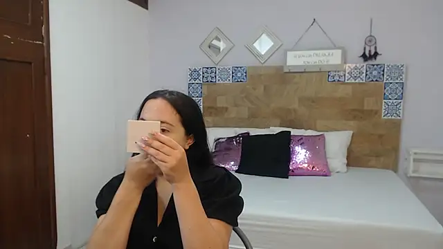 ScarletLevis online show from 29, 9, 2025