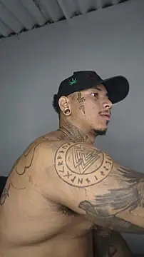 Snapshot of David_tatto1 chatting on 14, 5, 2026 David tatto1 online show from 14, 5, 2026