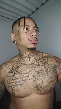 Snapshot of David_tatto1 chatting on 6, 6, 2026 David tatto1 online show from 6, 6, 2026