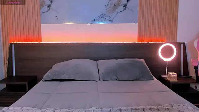 samanthaa moon online show from 4, 4, 2026