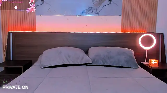 samanthaa moon online show from 14, 4, 2026