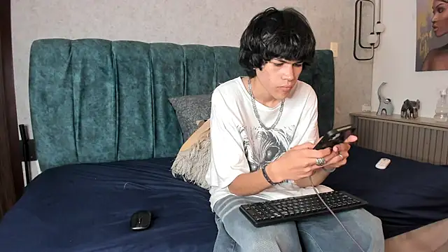 Diamond twink online show from 12, 6, 2026