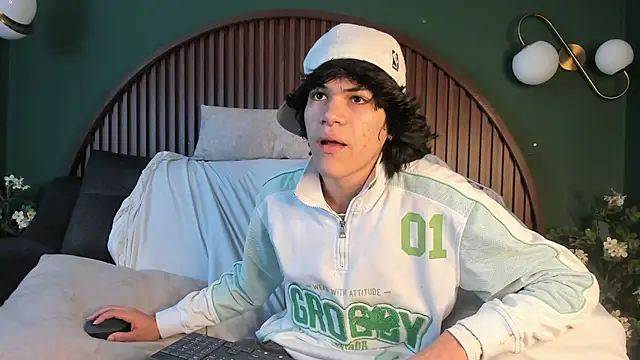 Diamond twink online show from 26, 7, 2026