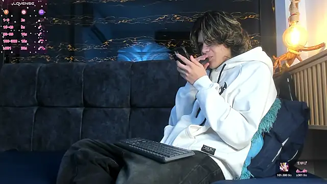 Diamond twink online show from 4, 11, 2025