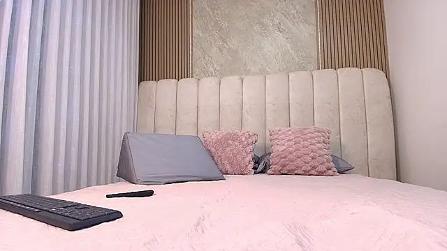 celeste moonx online show from 22, 12, 2025