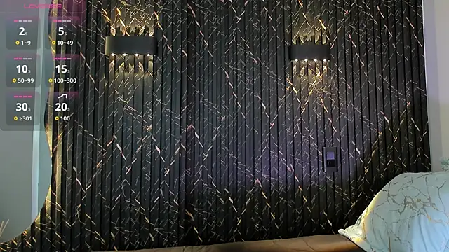 ZOETTAYLOR online show from 10, 10, 2025