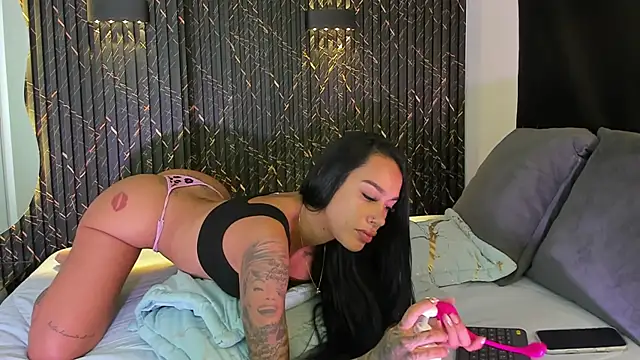 ZOETTAYLOR online show from 20, 12, 2025