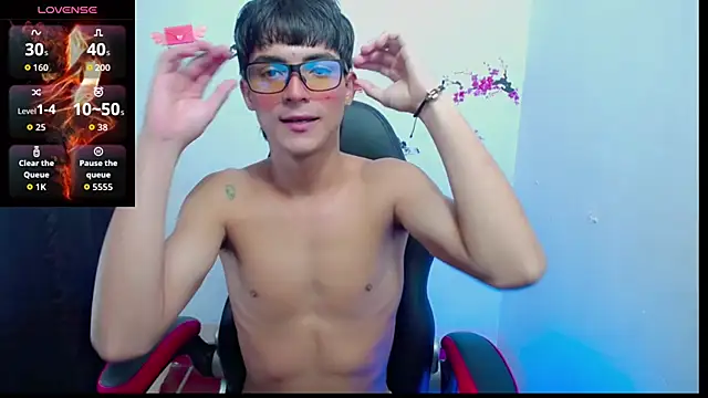 Thommy cute online show from 12, 11, 2025